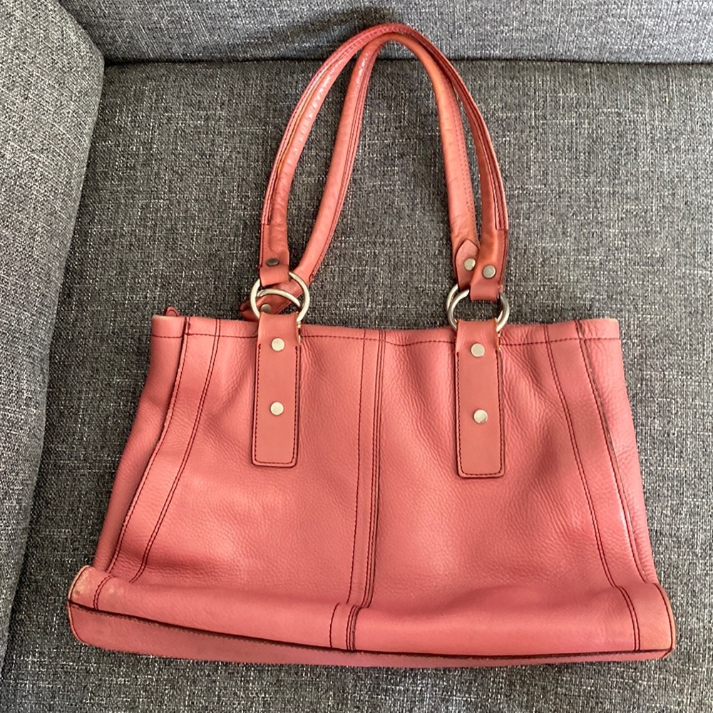 Kenneth Cole 👜